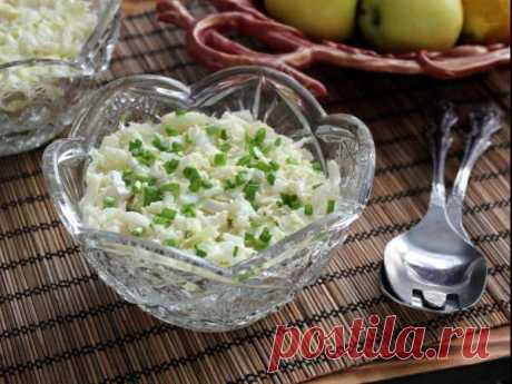 Салат с кальмарами и печенью трески — рецепт с фото пошагово