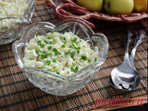 Салат с кальмарами и печенью трески — рецепт с фото пошагово