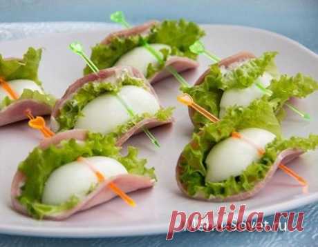 Праздничная закуска из ветчины с яйцом