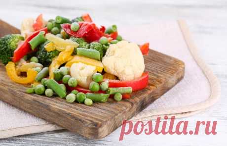 Эти замороженные продукты всегда должны быть в холодильнике Современные технологии заморозки позволяют сохранить в продуктах максимум полезных свойств. Рассказываем, какими замороженными продуктами стоит запастись и почему.