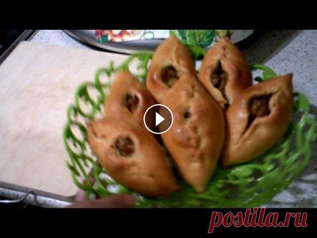 Пирожки - расстегаи с рыбным фаршем (постные) на закваске Левито Мадре Расстегаи с рыбным фаршем (постные) на закваске Левито Мадре. Рецепт приготовления теста: https://youtu.be/wzv98xUL8-0 Начинка: Фарш из рыбы – 500г Лу...