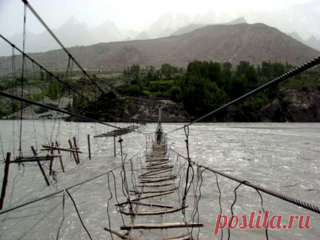 Угрожающие и экстремальные мосты / Туристический спутник