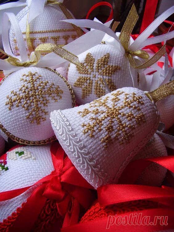 Вышивка крестиком. Елочные игрушки: идеи и схемы