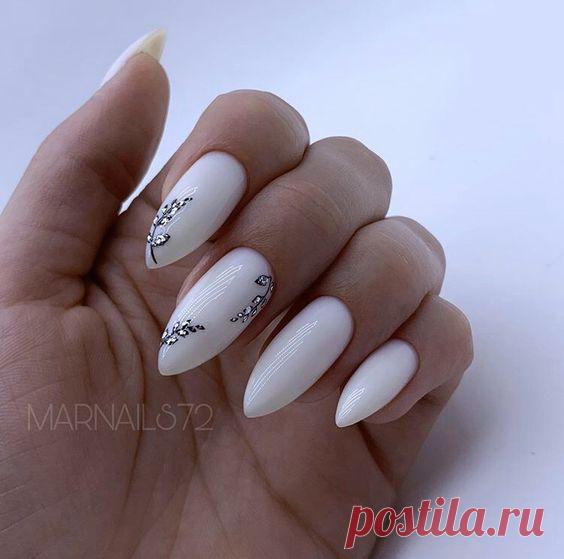 Нюдовый дизайн ногтей