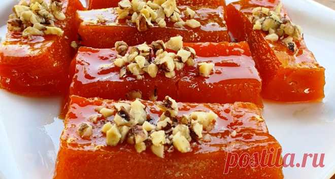 Вкусный мармелад из тыквы. Нежное лакомство, которое еще и полезно Мармелад можно готовить из самых разных овощей и фруктов, ягодной массы. Тыква также подходит и из нее получается очень мягкое и нежное лакомство, которое еще и полезно, ведь в овоще содержится много витамин и микроэлементов. Для приготовления вам потребуются такие ингредиенты: тыква, 1.5 кг; сахар, 350 г; орехи грецкие; сливки по желанию. Процесс приготовления Тыкву […]