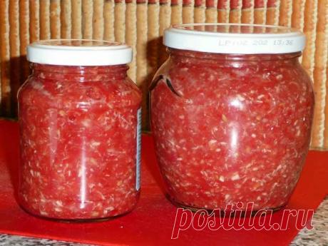 Как приготовить соус на зиму с хреном и помидорами Этот соус называют по разному: Хренодёр, Хреновина, Вырви глаз, Хренотень, Гюрза и т.д. Но смысл понятен - это хрен! Вот один из самых удачных рецептов этого исконно русского блюда.