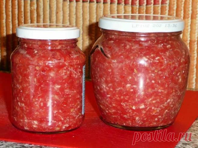 Как приготовить соус на зиму с хреном и помидорами Этот соус называют по разному: Хренодёр, Хреновина, Вырви глаз, Хренотень, Гюрза и т.д. Но смысл понятен - это хрен! Вот один из самых удачных рецептов этого исконно русского блюда.