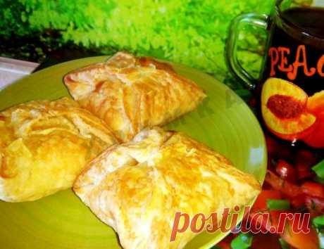 Пирожки слоеные конвертики с творогом | Рецепт 1000.menu
