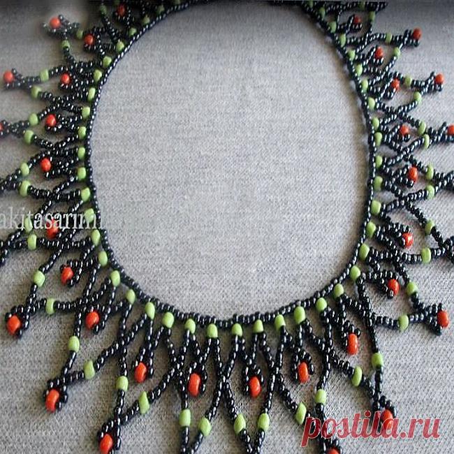 Как сплести воротник из бисера и бусин Как сплести нарядный воротник из бисера и бусин своими руками? Наша подборка мастер-классов и инструкций расскажет вам об этом. Просто выбирайте подходящий вариант по вкусу и трудоёмкости и попробуйте повторить! Тема вечерних украшений практически неисчерпаема. А все потому, что ассортимент бисера и бусин для подобных рукодельных проектов буквально провоцирует на бесконечные взрывы фантазииhttp://www.darievna.ru/page/i-snova-o-businah...