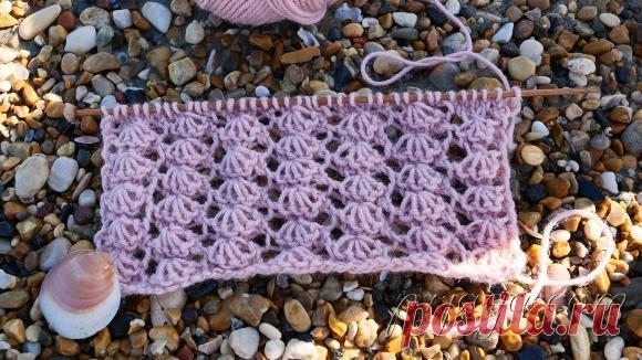 Узор «Ракушки в сетке» спицами