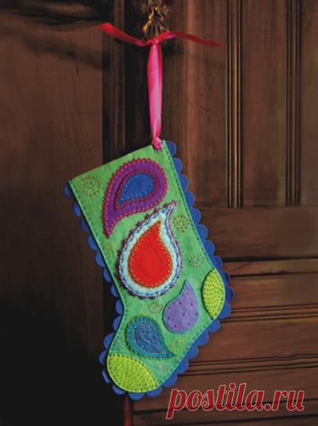 Christmas in July ~ Paisley Power Stocking from Designer Cathy Ziegele | Sew Mama Sew | Outstanding sewing, quilting, and needlework tutorials since 2005.
