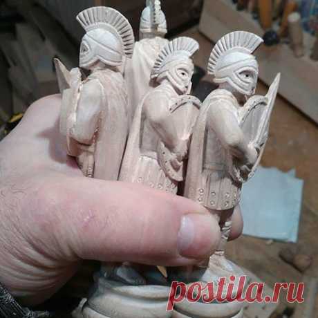 Шахматные пешки из клёна. 85Х37, ещё не лакированные. 2017г. Валерий Ляхов