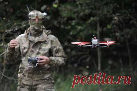«А глаз, как у орла». Операторам FPV-дронов в России создали особые очки. На специальных очках для операторов FPV-дронов можно регулировать диоптрии.
