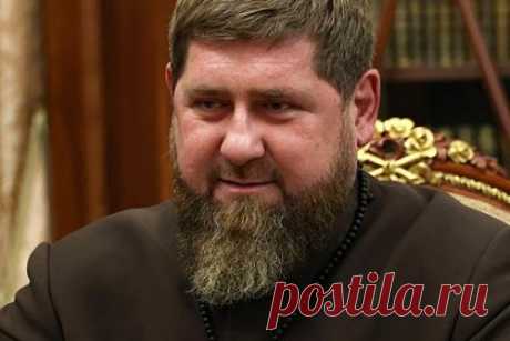 Кадыров позвонил Пригожину для разговора по-мужски. Глава Чечни Рамзан Кадыров рассказал о звонке главе ЧВК «Вагнер» Евгению Пригожину для разговора по-мужски. Соответствующий пост он разместил в своем Telegram-канале. Кадыров выразил мнение, что в вопросе переходов на личности, частную жизнь и обсуждений действий Российской армии должна быть поставлена точка.