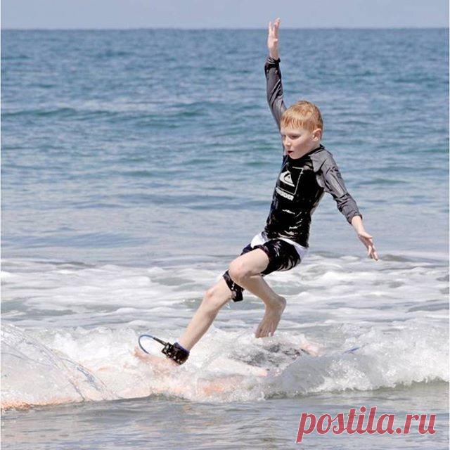 И падать нам тоже приходится! Но это даже весело 😀 #EndlessSummerSurfSchool #бали #серфкемп