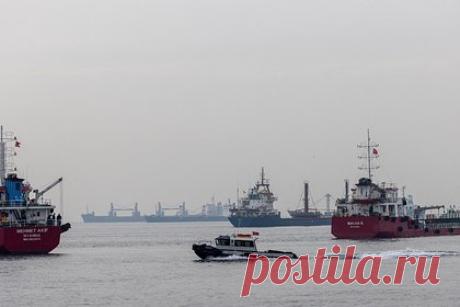 Турция захотела продлить зерновую сделку на 120 дней. Турция ведет переговоры, цель которых — продлить зерновую сделку на 120 дней. Об этом сообщил глава Минобороны страны Хулуси Акар. «Мы продолжим наши контакты в части ее продления на 120 дней вместо двух месяцев», — сказал министр, отметив, что продление сделки имеет большое значение.