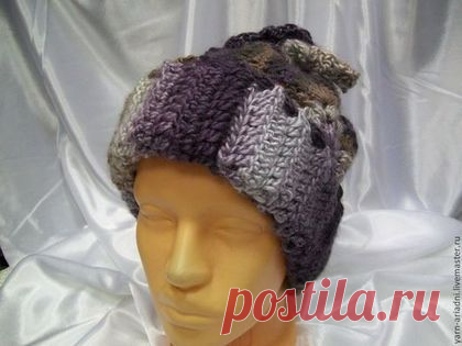 Шапка вязаная ажурная с помпоном сиреневая - сиреневый,в полоску,из секционки