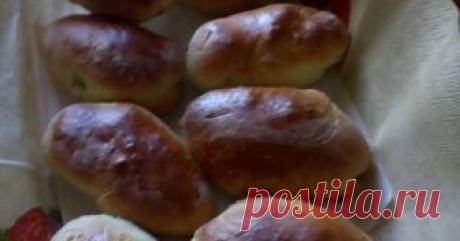 Тесто интересное - пошаговый рецепт с фото. Хочу поделиться с Вами рецептом  дрожжевого теста для духовых пирожков, пирогов, кулебяк. В тесте нет ни воды, ни молока ни других жидкостей, а вот тесто получается просто шикарным: мягким, нежным, очень податливым и приятным в работе! В оригинале оно называлось "богатым"- спорный вопрос, но работать с этим тестом легко.