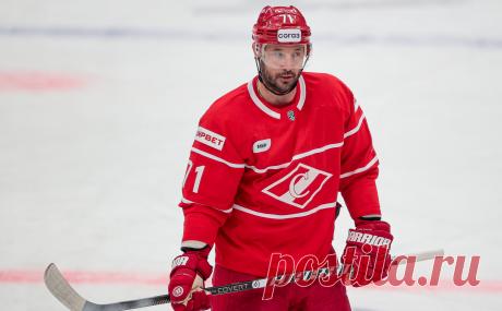 Жамнов назвал маразмом поиск вины Ковальчука в поражениях «Спартака». В конце декабря «Спартак» лидировал в КХЛ, но проиграл шесть последних матчей. Алексей Жамнов считает, что команду надо вернуть в нужное русло. Илья Ковальчук заявил, что не читает критику в интернете