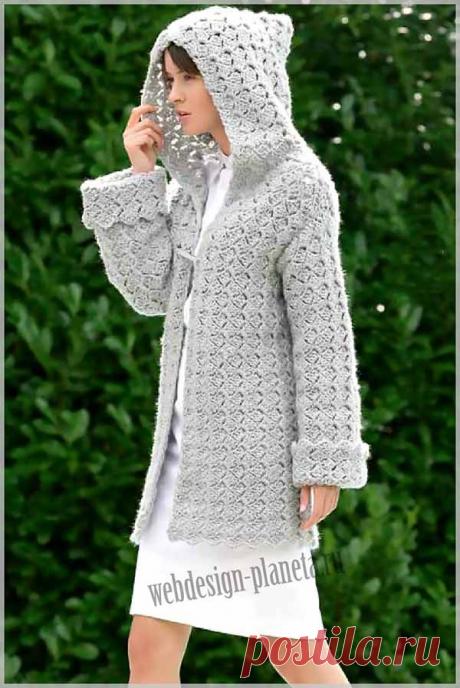 Ажурное пальто крючком с капюшоном |