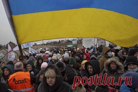 Украинские беженцы устроили забастовки на заводах в Польше. Украинские беженцы начали устраивать забастовки на польских заводах против нарушениях их трудовых прав. В частности, протестные акции прошли на заводе по производству новогодних украшений в городе Гливице, рассказал изданию 18-летний Роман, который работает на предприятии.