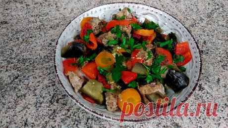 Овощное рагу с баклажанами и кабачками Очень вкусные рецепты приготовления овощного рагу с баклажанами. Рецепты для сковороды и мультиварки. С мясом и курицей, а также полностью постные.
