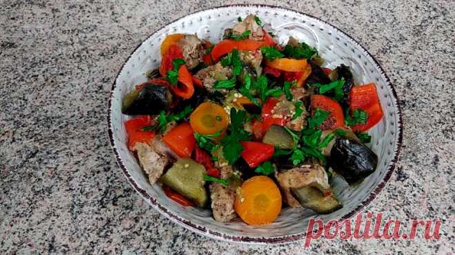 Овощное рагу с баклажанами и кабачками Очень вкусные рецепты приготовления овощного рагу с баклажанами. Рецепты для сковороды и мультиварки. С мясом и курицей, а также полностью постные.