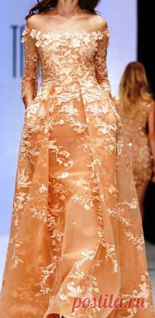 Tony Ward весна-лето 2016: женственность и утонченный вкус, воплощенные в изысканных платьях