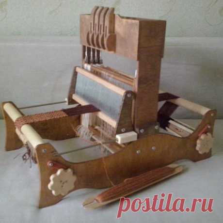 #тку #ткацкийстанок #ткачествонастанке #ткачество #weaving #weavingloom Начал изготавливать ткацкие 4-ремизные  станки. На предыдущем фото виден результат.
