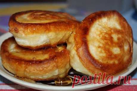 Оладушки по забытому советскому рецепту. Пышные и мягкие, как облака. Не впитывают масло |... Я знаю рецепт идеальных оладушек, которые получатся вкусными и пышными вне всяких сомнений. Точно такие же оладьи готовили в советских столовых строго придерживаясь ГОСТа