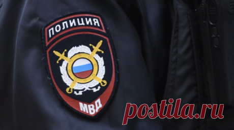 На Урале полковника полиции наказали за комментарий об избитой 11-летней девочке. Полковника полиции Тараса Булгакова из Нижнего Тагила Свердловской области, высказавшегося об избиении 11-летней школьницы и её сверстника двумя братьями из Азербайджана, привлекли к ответственности. Об этом сообщили в пресс-службе областного главка МВД. Читать далее