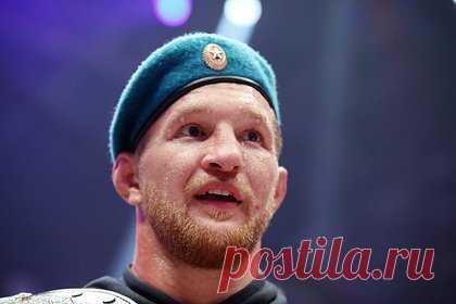 Боец ММА Минеев объяснил задержку с отправкой в зону СВО. Российский боец смешанного стиля (MMA) Владимир Минеев рассказал, с чем связана задержка его отправки в зону проведения специальной военной операции на Украине. Россиянин напомнил, что записался в добровольцы, поэтому его зачисление в ряды вооруженных сил требует времени.