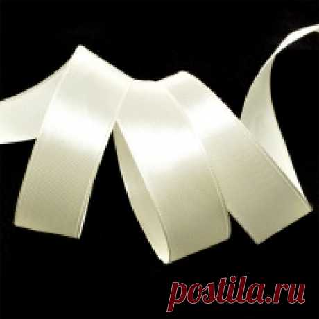 Лента атласная 1" (25мм) цв.3004 св.кремовый  IDEAL уп.27,4 м Лента атласная 1" (25мм) цв.3004 св.кремовый  IDEAL уп.27,4 м