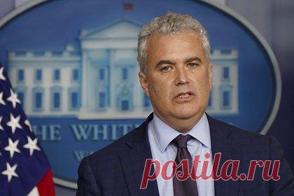 Назван возможный преемник действующего главы аппарата Белого дома. Президент Соединенных Штатов Джо Байден может объявить об отставке действующего главы аппарата Белого дома Рона Клейна в понедельник, 23 января. Уточняется, что на его место американский лидер планирует назначить экс-координатора по борьбе с распространением коронавируса Джеффа Зинтса.