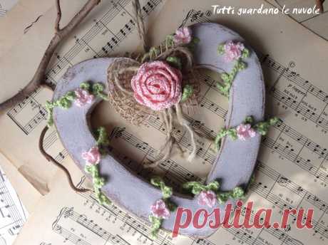 Tutti guardano le nuvole: Cuore Shabby con rose