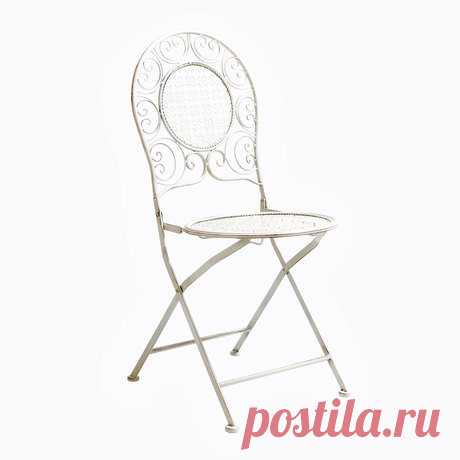 Складной стул «Монсо» (белый антик) - Купить за 7 500 руб. на InMyRoom.ru Складные стулья «Монсо» шикарно выглядят в интерьере, они подчеркнут индивидуальный стиль и приведут в восторг не только членов семьи, но и гостей. Плавные линии на изгибах ножек эффектно сочетаются с легкой ажурной спинкой. Витые элементы подчеркивают изящество всей композиции. Вес в упаковке: 5,5 кг Размер: 93×42,5×40 см Размер в упаковке: 43×108×10 см Материал: железо