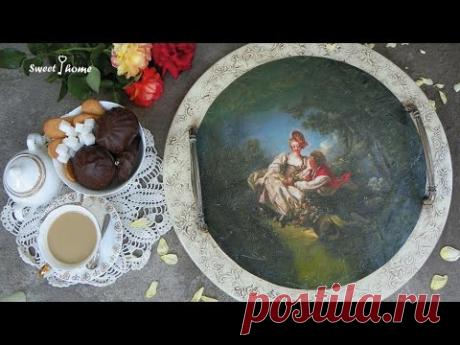 Декупаж подноса "Буше". Мастер-класс. Имитация слоновой кости. Двухшаговый кракелюр.