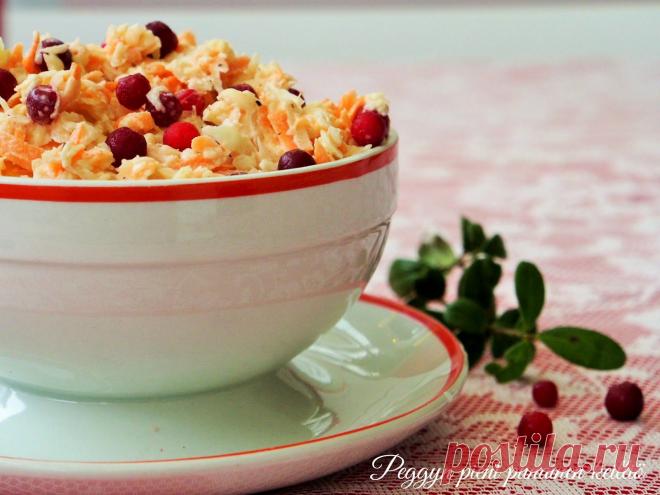 Peggyn pieni punainen keittiö: Puolukkainen coleslaw-salaatti