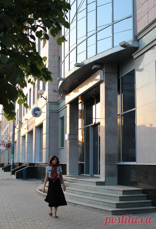 Банк "Русский стандарт" на ул. Петербургской в г. Казани.