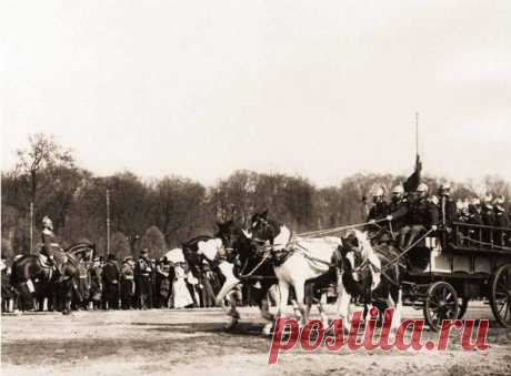Парад частей Санкт-Петербургской Пожарной Команды на Марсовом поле, 1908 год / История цивилизаций!