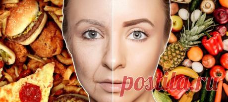 Защитите кожу от вредного воздействия, сделайте её гладкой и здоровой, включив эти продукты в свой рацион. В них много питательных веществ, которые помогут сохранить молодость и красоту вашей кожи.
Включите их в свою диету, и вы увидите результат уже через несколько недель.
Это не только полезно для кожи, но и помогает избавиться от лишнего веса.
1. Яблоки
Яблоки являются одним из лучших источников антиоксидантов, которые помогают защитить нашу кожу от свободных радикалов, повреждающих клетки.…