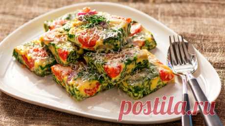 Итальянский омлет Фриттата 
Рецепт приготовления вкуснейшего итальянского омлета Фриттата из яиц, шпината, репчатого лука, помидор черри и сыра пармезан.