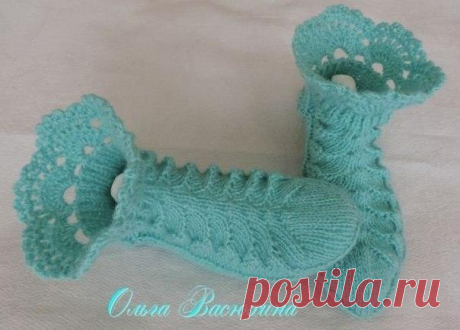 #вязание #крючком #спицами #схемы #рукоделие #творчество #амигурами #ажур #араны #схемыузоров #handmade #knitting #хендмейд #модели #узоры
Тапочки от Ольги Васюхиной 

Описание. Набираем 48 петель, распределяем на 4 спицы и вяжем резинку 1х1 (6 рядов). Далее вяжем 2 спицы резинкой, а на двух-узор (перед).
Узор:
Показать полностью…