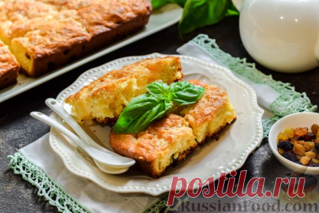 Сдобный сахарный пирог с изюмом и сливочной заливкой. Сдобный сахарный пирог с изюмом и сливочной заливкой - мечта сладкоежки! Вы даже не представляете, какой пирог получается воздушный, нежный, сверху румяная сахарная корочка со сливочным вкусом - волшебно! Пирог можно смело подавать на праздничный стол. Обязательно возьмите рецепт на заметку, я постаралась максимально подробно его описать и наглядно показать, поэтому буду рада, если вам рецепт приглянется