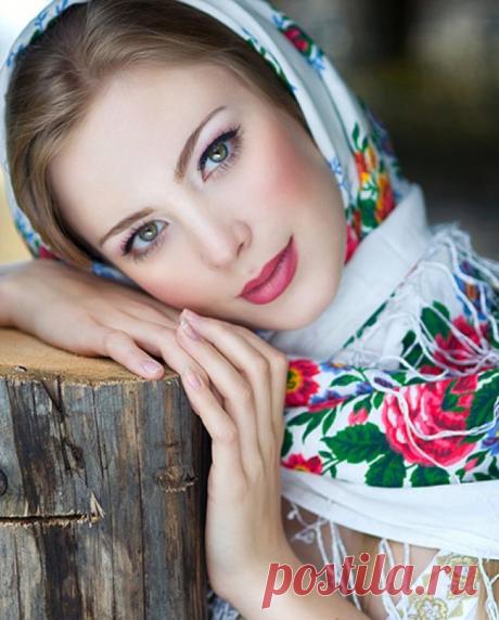 СЕКРЕТЫ РУСЫХ ДЕВ (пора вспоминать!)
1. Следите за тем, чтобы ваш низ живота и поясница были всегда прикрыты – там хранится женская сила и энергия, ей должны питаться только ваш мужчина и ваш ребеночек. Не нарушайте интимности этого мес…