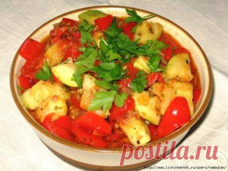 Писто манчего - Вкусно с Любовью - медиаплатформа МирТесен Писто – испанское овощное рагу, похожее на французский рататуй. В каждом регионе есть отличия в его приготовлении. Самым популярным считается писто из области Ла-Манчо, или писто манчего. Из чего готовить: Кабачок или цукини – 1 шт. Сладкий перец – 1 шт. Лук репчатый – 1 луковица Чеснок – 2 зубчика