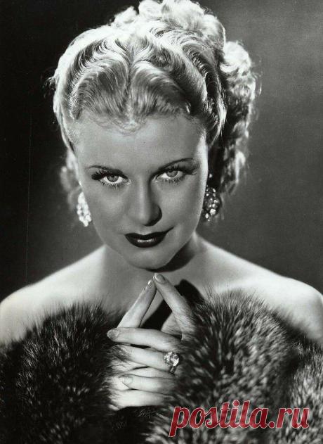 Джинджер Роджерс, 16 июля, 1911
 • 25 апреля 1995