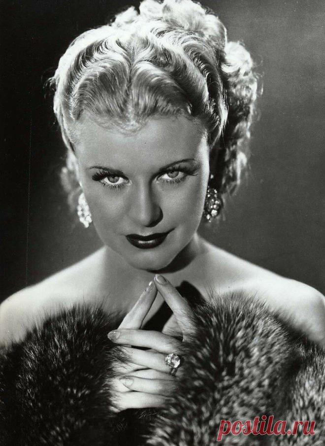 Джинджер Роджерс, 16 июля, 1911
 • 25 апреля 1995