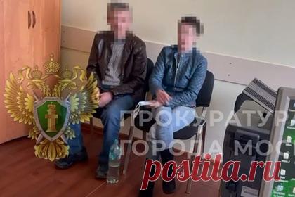 Мать найденных в Москве истощенных близнецов рассказала об уходе за детьми. Мать истощенных близнецов, найденных в заваленной мусором квартире на востоке Москвы, рассказала, как ухаживала за своими детьми. Сотрудникам правоохранительных органов женщина заявила, что кормила их, но не знает, как это доказать. Она рассказала также, что у одного из них был врожденный порок сердца.