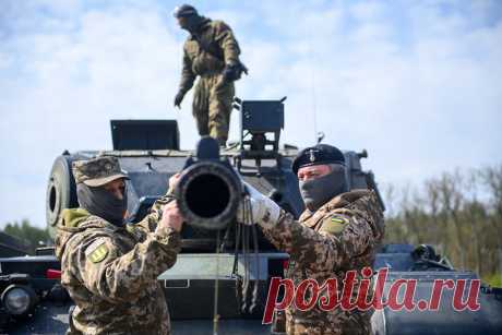 Российские военные уничтожили танк Т-64 ВСУ на купянском направлении. Противник также потерял до 30 военнослужащих.
